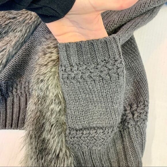 NWOT Topshop gray faux fur cardigan sweater size 2 - Picture 5 of 12